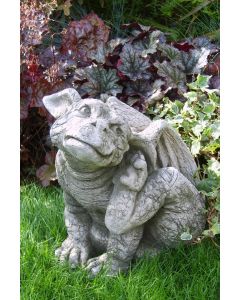 Drache "AIDEN", kratzend, © by Fiona Scott