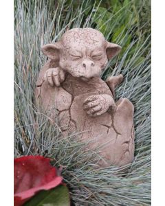 Drachenbaby "RUBIN", Steinguss © by Fiona Scott